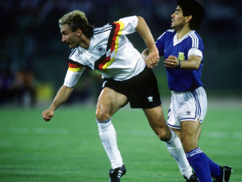 Rudi Völler gegen Maradona