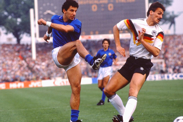 Jürgen Kohler gegen Gianluca Vialli