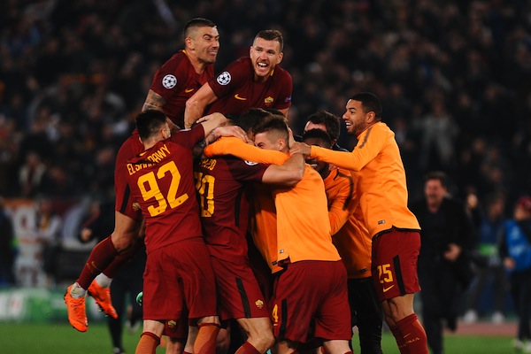 Die Roma feiert den Sieg gegen Barcelona